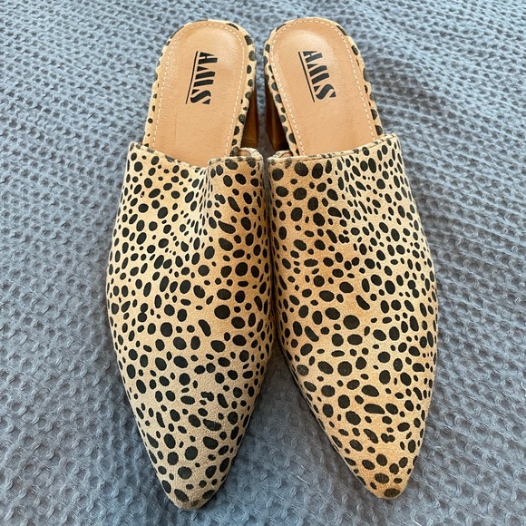 Animal print mules. Size 10 - Picture 3 of 4